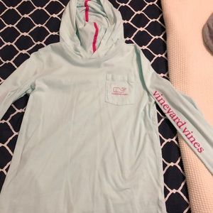vineyard vines long sleeve with hood